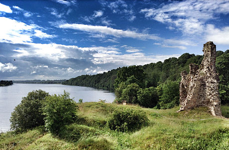 Aizkraukle Castle ruins Photograph: Zhagatasligzda Licensing: CC-BY-SA-4.0