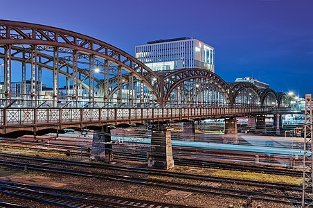 Hacker Bridge in Munich Photograph: Julian Herzog Licensing: CC-BY-SA-4.0