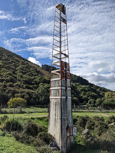 File:Torre trasera cerdigo.jpg