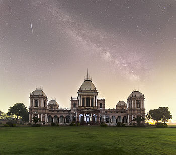 Noor Mahal Photograph: Usmanmiski Licensing: CC-BY-SA-4.0