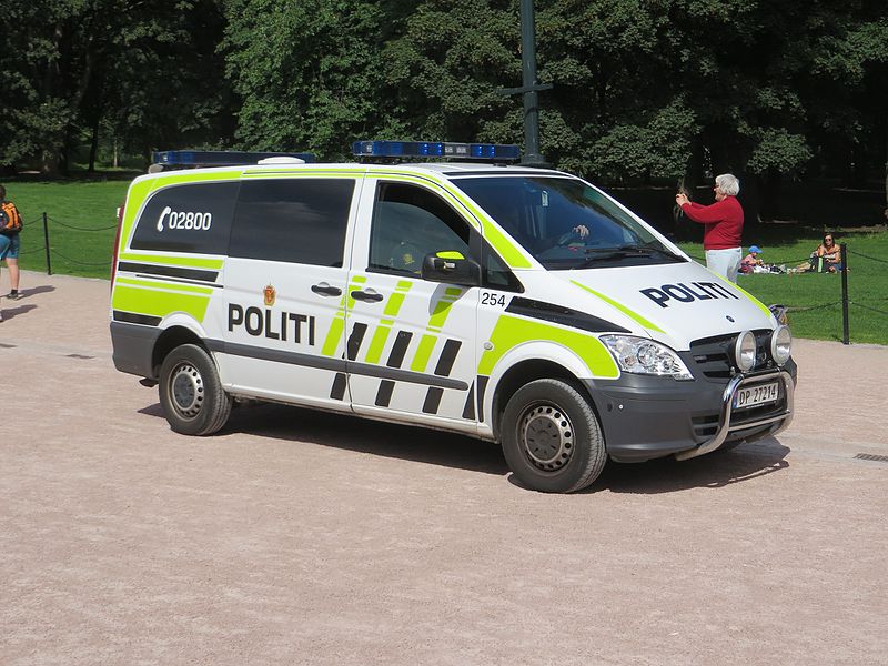 File:Norway police car Oslo 06.jpg