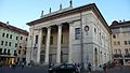 Il Teatro Comunale in Piazza Vittorio Emanuele, opera dell'architetto Giuseppe Segusini.