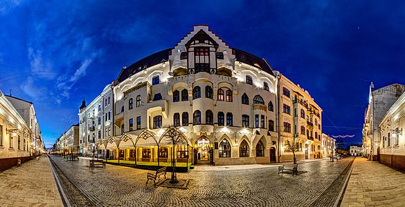 180°-panorama of German House, Chernivtsi Photograph: Maksym Prysiazhniuk Licensing: CC-BY-SA-4.0