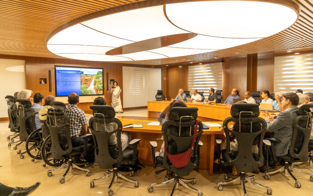 Dr Veena Srinivasan leads a session at the Raichur Roundtable.