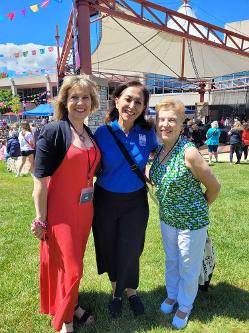 Dr. Hammond with Christine Fenne and Diana Martinez