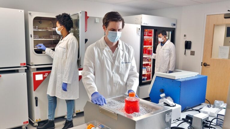 photo of Dennis Plenker working at the organoid facility