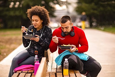 athletes eating healthy food