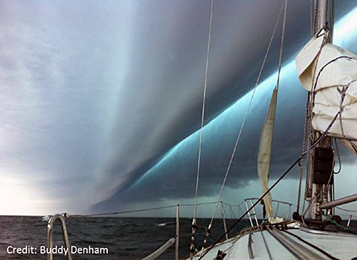 The leading edge of the squall line that generated a meteotsunami on the East Coast of the United States in June 2013.