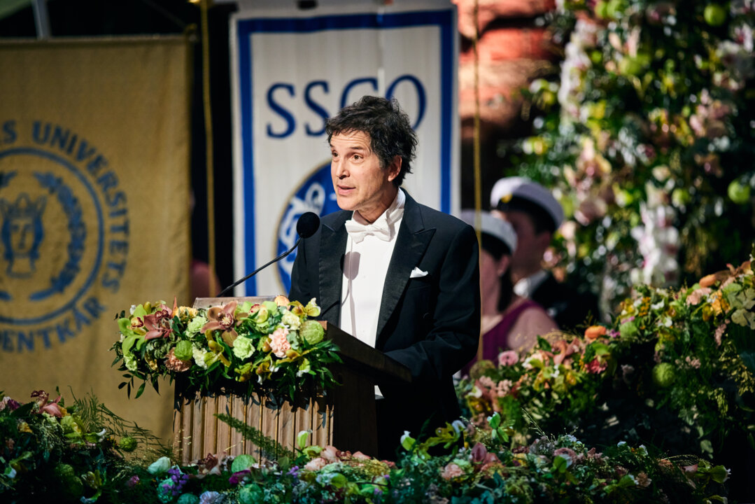 David Baker delivering his banquet speech