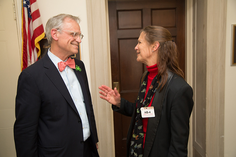 CNC Co-chair Earl Blumenauer with SfN President Hollis Cline