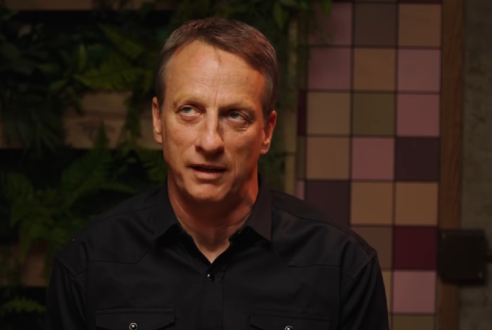 Tony Hawk rvela que pode vir novo jogo Pro Skater