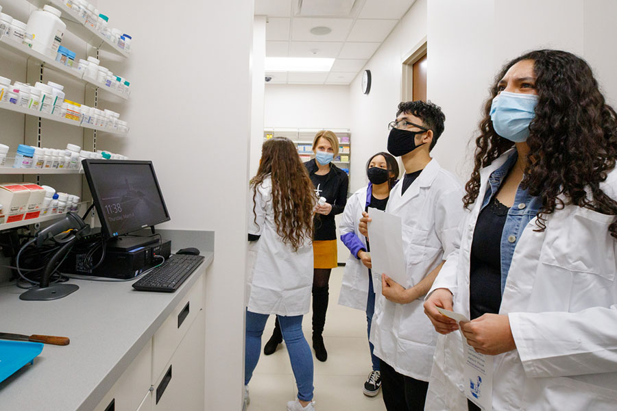 Pharmacy students in a community clinic