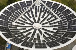 Une vieille parabole transformée en centrale solaire