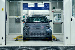 [Sortie d'usine] La nouvelle Fiat 500 électrique, Made in Italy